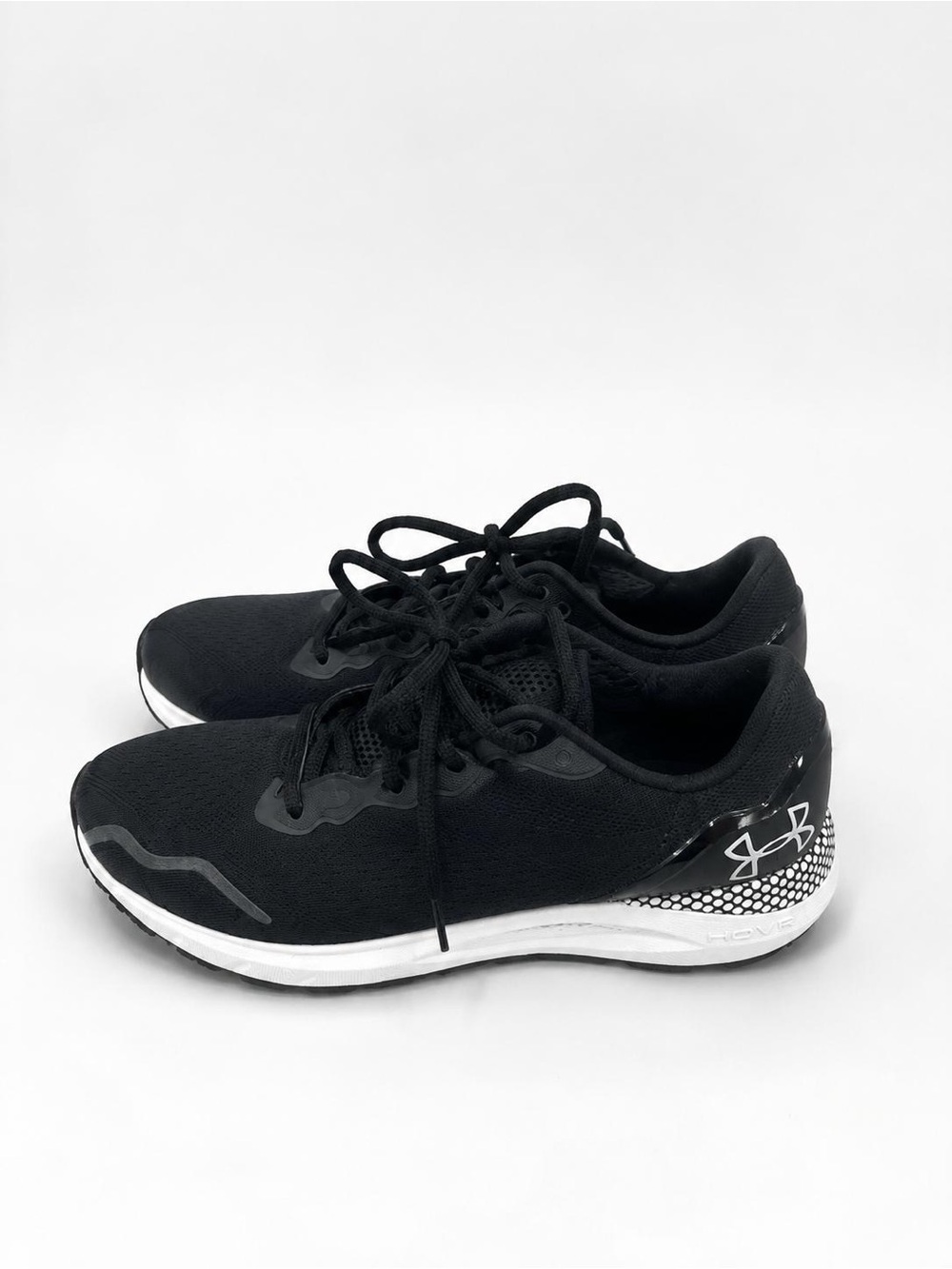 Under Armour Black and White Athletic Sneakers Size 10 Women’s